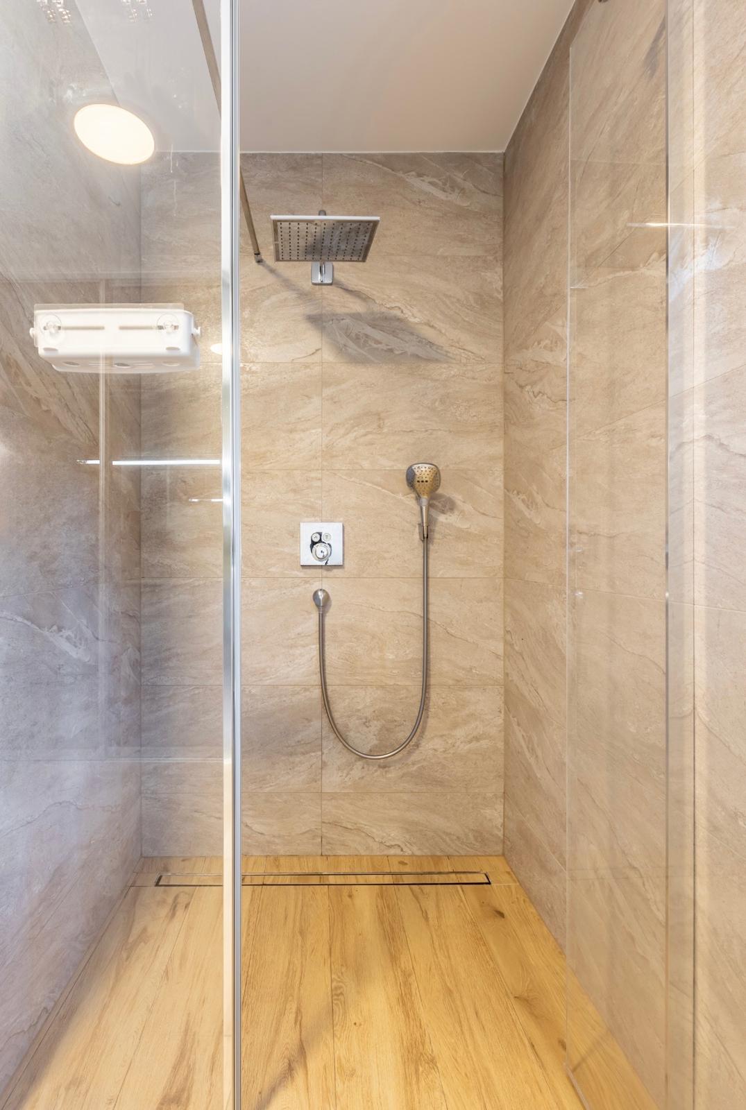 Apartment 2 shower